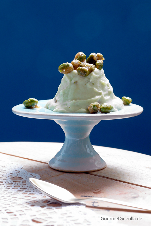  Avocado semifreddo with roasted pistachios #recipe #gourmet guerrilla # vegetables #dessert 